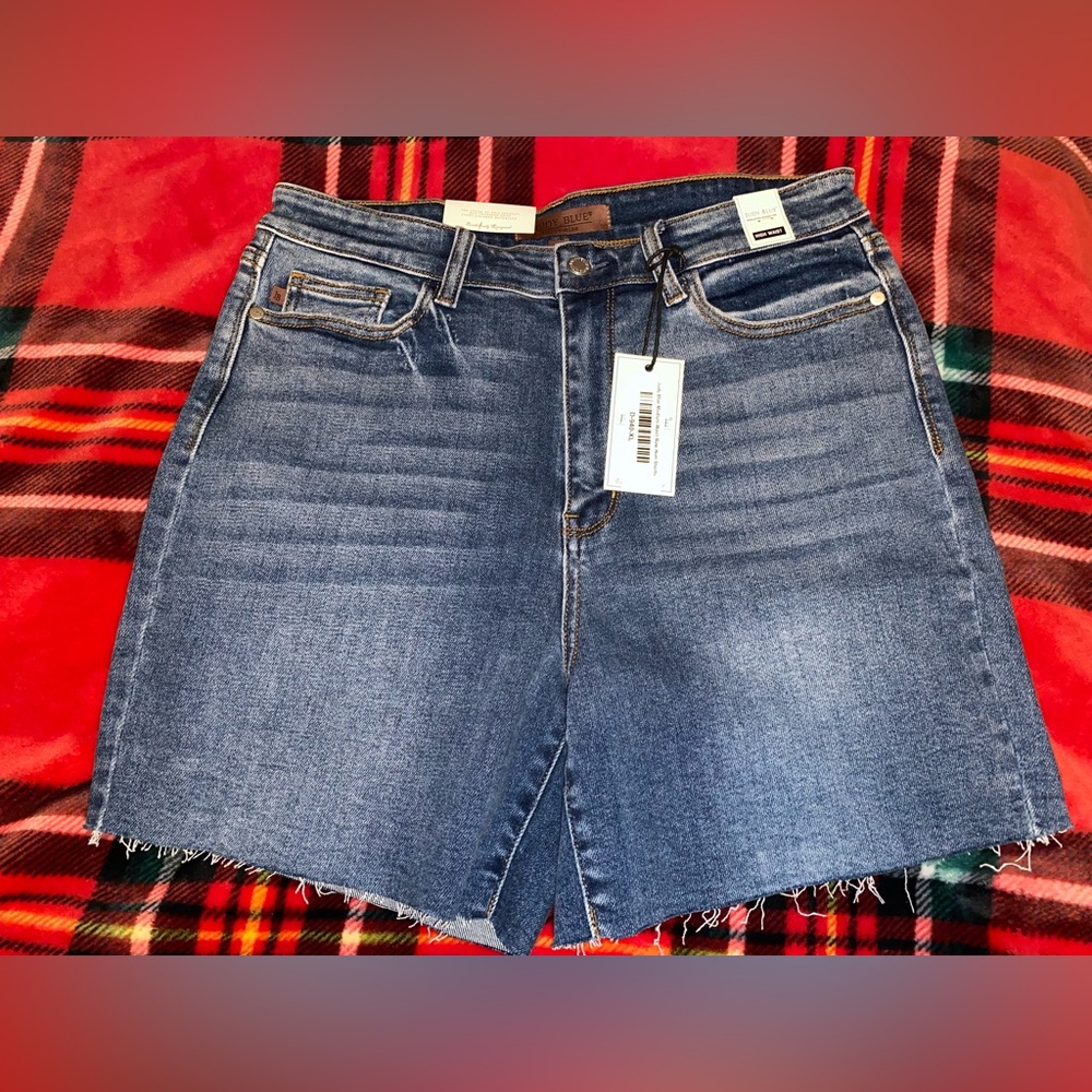 Judy Blue Medium Wash Raw Hem Shorts (NEW)
